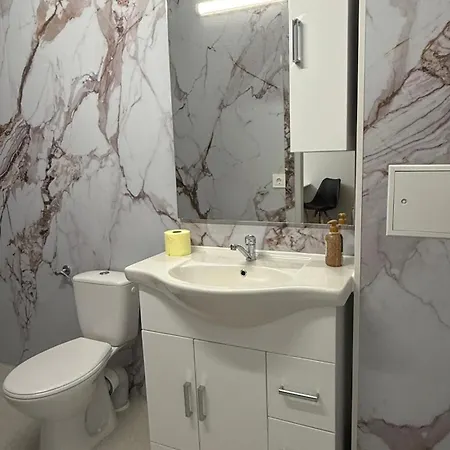 Apartment Business Park B7 *